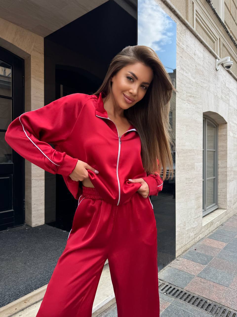 Шовковий літній костюм-двійка «Silk Luxury» з широкими штанами палаццо та олімпійкою на блискавці - Зображення 6