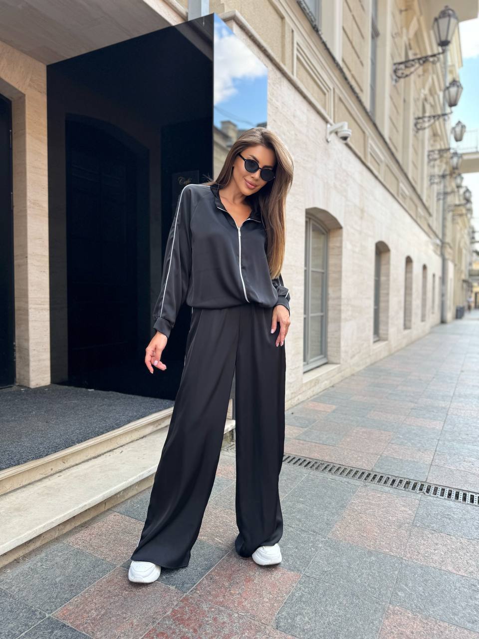 Шовковий літній костюм-двійка «Silk Luxury» з широкими штанами палаццо та олімпійкою на блискавці - Зображення 3