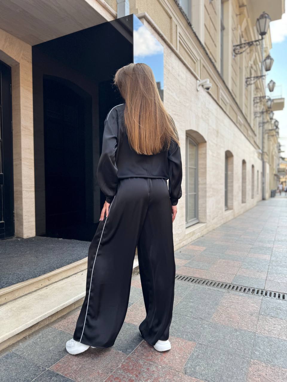 Шовковий літній костюм-двійка «Silk Luxury» з широкими штанами палаццо та олімпійкою на блискавці - Зображення 8